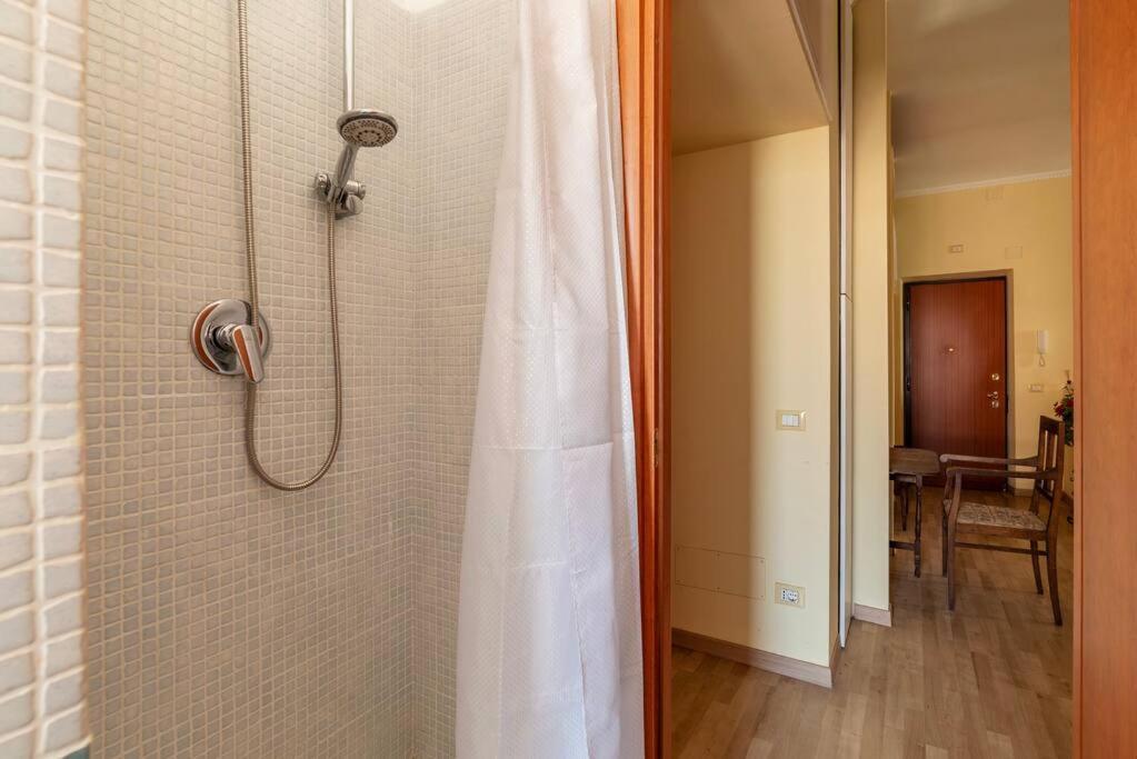 Elegante Appartamento Centrale Rome Bagian luar foto